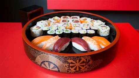 Plato Con Sushi Japon S Variado Foto Premium