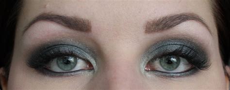 Urban Decay Naked Smokey Eyes Kosmemurut