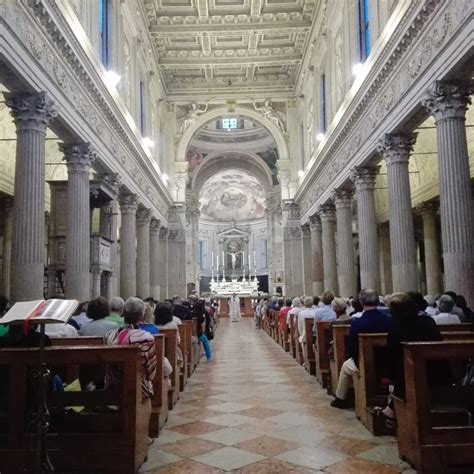 Santa Messa Presso Il Duomo Di Mantova E Processione Per Il Corpus