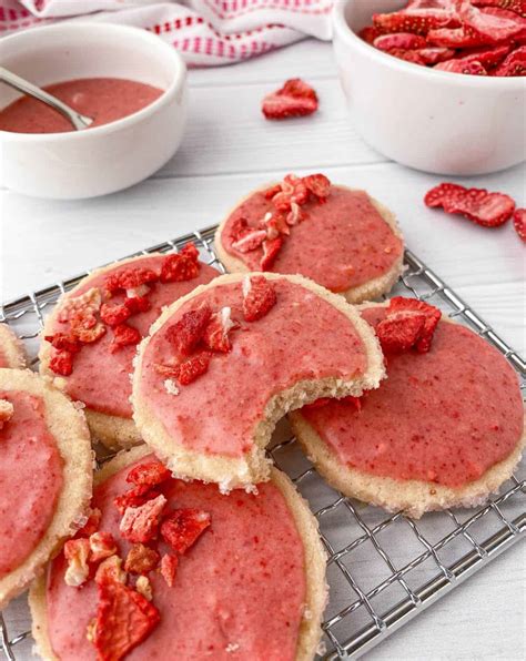 Strawberry Shortbread Cookies Live To Sweet