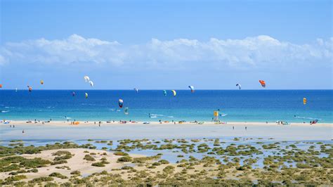 Windsurfing & Kitesurfing around Sotavento (Fuerteventura)