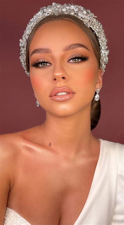 20 Wedding Makeup Looks For Brunettes Glam Bridal Makeup Look And Updo Glam Wedding Makeup