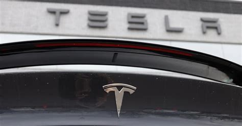 2 Men Are Accused Of Stealing Teslas Battery Technological Secrets