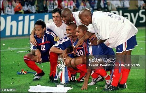 Anelka France Photos and Premium High Res Pictures - Getty Images