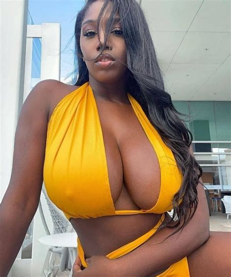 Ellie Mae Huge Boobs Yellow Bikini Male43can