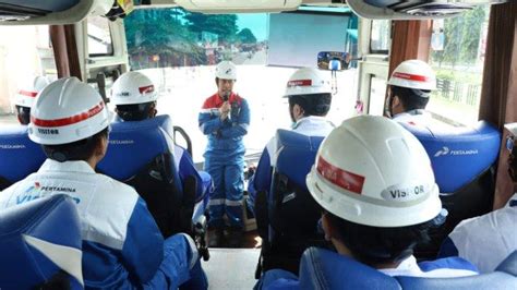 Melihat Langsung Operasional Pertamina Mahasiswa ITS Kunjungi Kilang