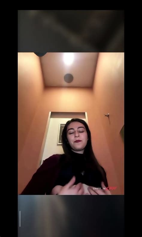 Public Restaurant Toilet And Live Stream Naked