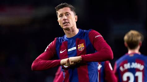 Robert Lewandowski Najlepszym Strzelcem Barcelony W Roku Tvp Sport