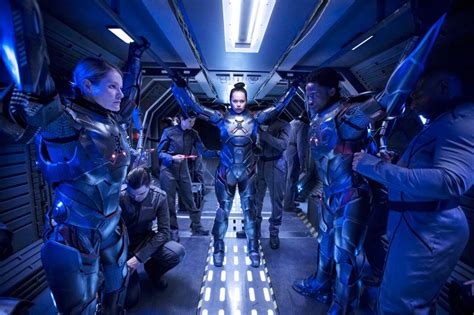 The Expanse Exclusive New Look At Season 2 The Expanse Space