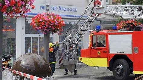 Feuerwehr Rettet Mutter Und Kind Ber Drehleiter