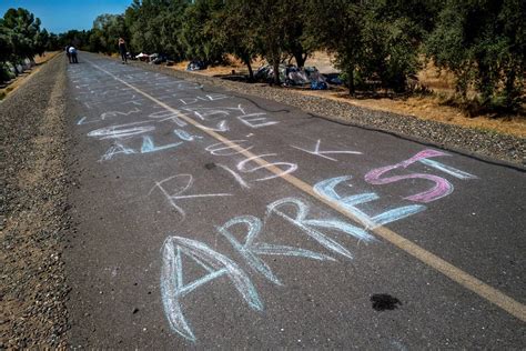 Sacramento Bans Homeless Tents From Sidewalks River Parkway