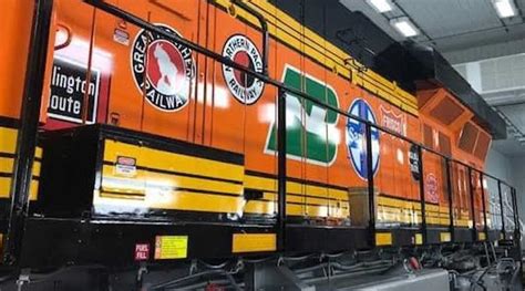 Rail News - BNSF unveils newly painted locomotives to recognize 25th anniversary. For Railroad ...