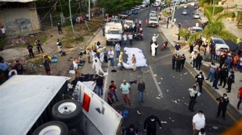 Accidente En Chiapas Al Menos Muertos Tras Volcar En M Xico Un