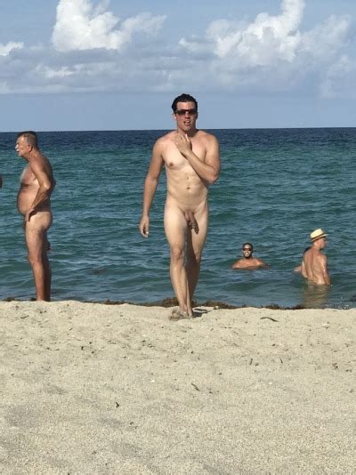 Dekanuks Archive Of Naked Exhibitionist Men Tumbex