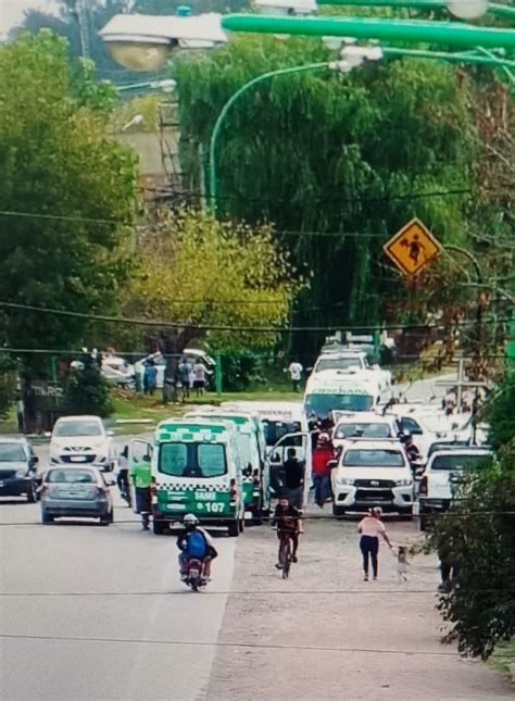 Tensión en Ensenada se incendió una casa y dos personas tuvieron que