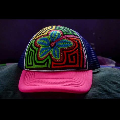 ボード「Molas」のピン