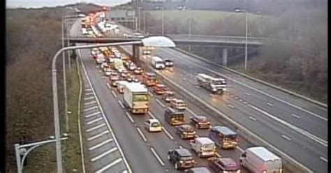 Live M25 Traffic Updates After Three Vehicle Accident Near Clacket Lane