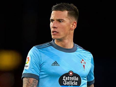 Condenan a Santi Mina futbolista del Celta de Vigo a cuatro años de