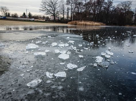 Bardzo Niebezpiecznie Na Jeziorach I Stawach W Okolicach Leszna Nie