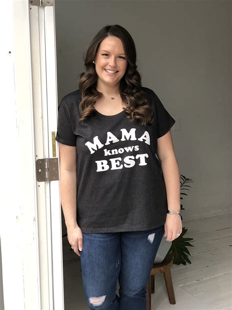 Mama Knows Best Plus Size Curvy Scoop Neck Tshirt Scoop Neck Tshirt