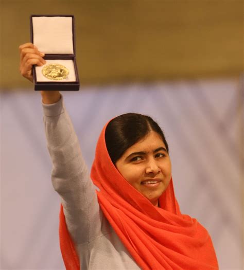 Malala Yousafzai Born : Malala Yousafzai graduates from Oxford 8 years ...