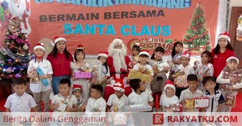 Sambut Natal SD Katolik Mamajang Ajak Siswa Main Bersama Santa Claus