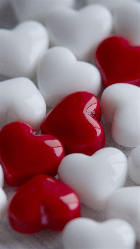 Glossy White Red Hearts 4k Hd Valentines Day Wallpapers Hd Wallpapers