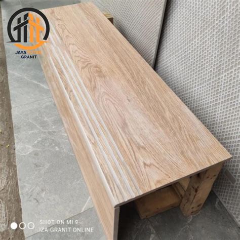 Jual Granit Tangga Motif Kayu Custom Ukuran Tangga 30x60 30x80 30x90