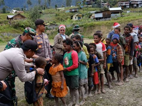 Kehadiran TNI Polri Di Papua Dalam Rangka Menjamin Keamanan Dan