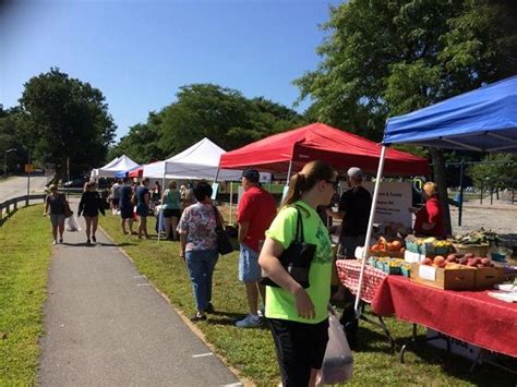 Tuesday is a market day @ Tewksbury Farmer's Market on the Town Common ...