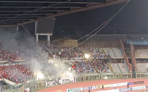 Catania San Luca La Grande Accoglienza Dei Tifosi Rossazzurri SerieD24