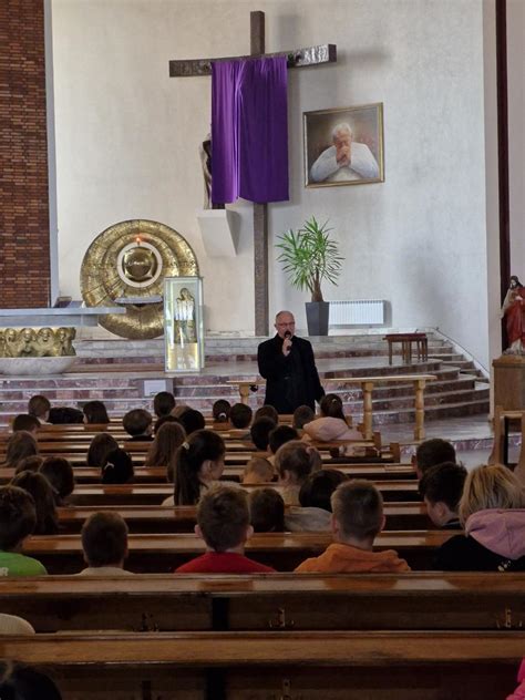 Rekolekcje wielkopostne dla dzieci i młodzieży Parafia p w Matki