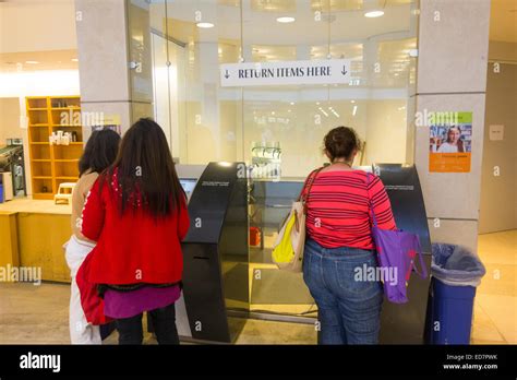 interior of San Francisco public library Stock Photo - Alamy