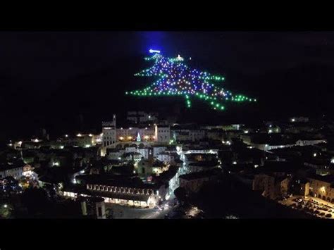 Gubbio Accensione Dell Albero Di Natale Pi Grande Del Mondo Youtube