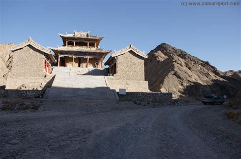Sanwei Mountain (2) First Temple. By China Report.com