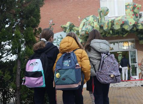 Cantabria Cierra Dos Nuevas Aulas Pero Bajan A Las Confinadas