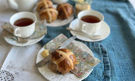 Hot Cross Cinnamon Damper Buns The Cooks Collective