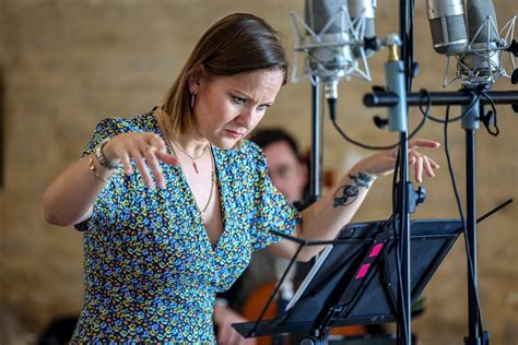 VIDEO Vindelle Une Mezzo Soprano Talentueuse Enregistre Son Premier