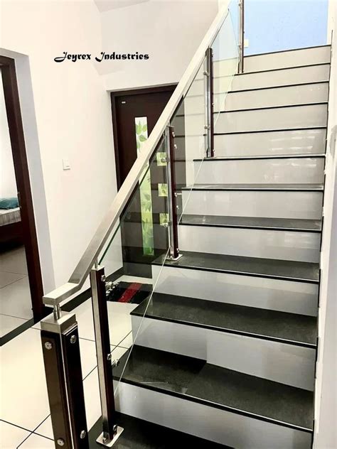 Silver Stairs Stainless Steel Tempered Glass Staircase Railing For