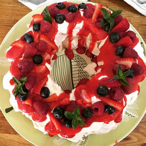 Christmas Wreath Pavlova! Merry Christmas from Australia 🇦🇺 (1334x750 ...