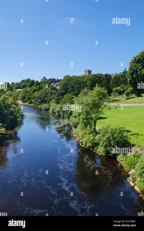 River Swale And Richmond Castle In Richmond North Yorkshire Stock Photo