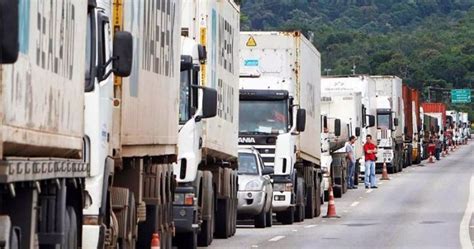 Caminhoneiros Bolsonaristas Voltam A Fechar Estradas S O Ao Menos