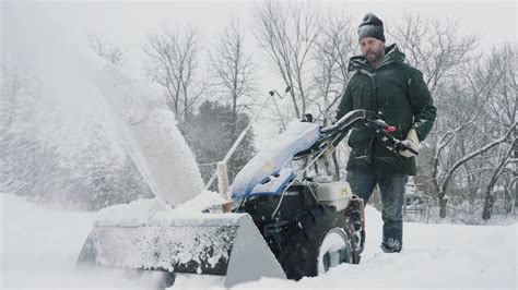 La Souffleuse Neige Bcs Puissance Et Polyvalence Le Jardinier