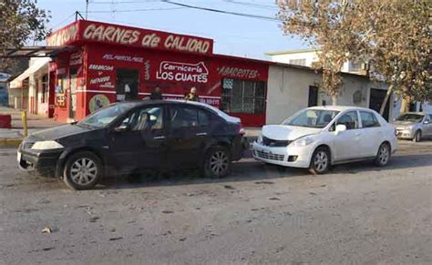 Despistada conductora choca por alcance contra vehículo en Victoria