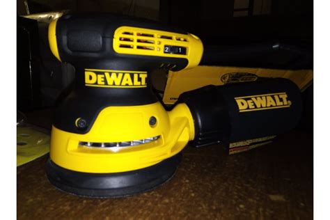 Эксцентриковая шлифмашина DEWALT DWE6423 - выгодная цена, отзывы ...