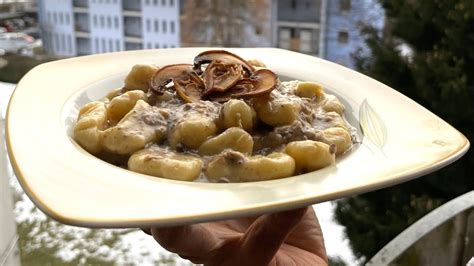 Ñoquis de garbanzos en salsa de hongos la receta ideal para comer