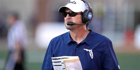 Fau Head Coach Tom Hermans Salary Career Record Age And Resume Hero