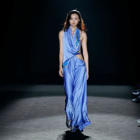 fashion trends unveiled   latest  barcelona fashion week
