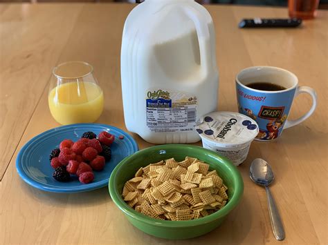 First class delta breakfast this morning : r/delta