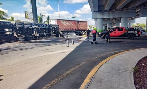 Vuelca tráiler en la carretera Tula Refinería no hubo lesionados